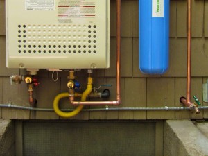 outside tankless flash water heater with service kit