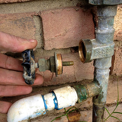 broken stem water gate valve